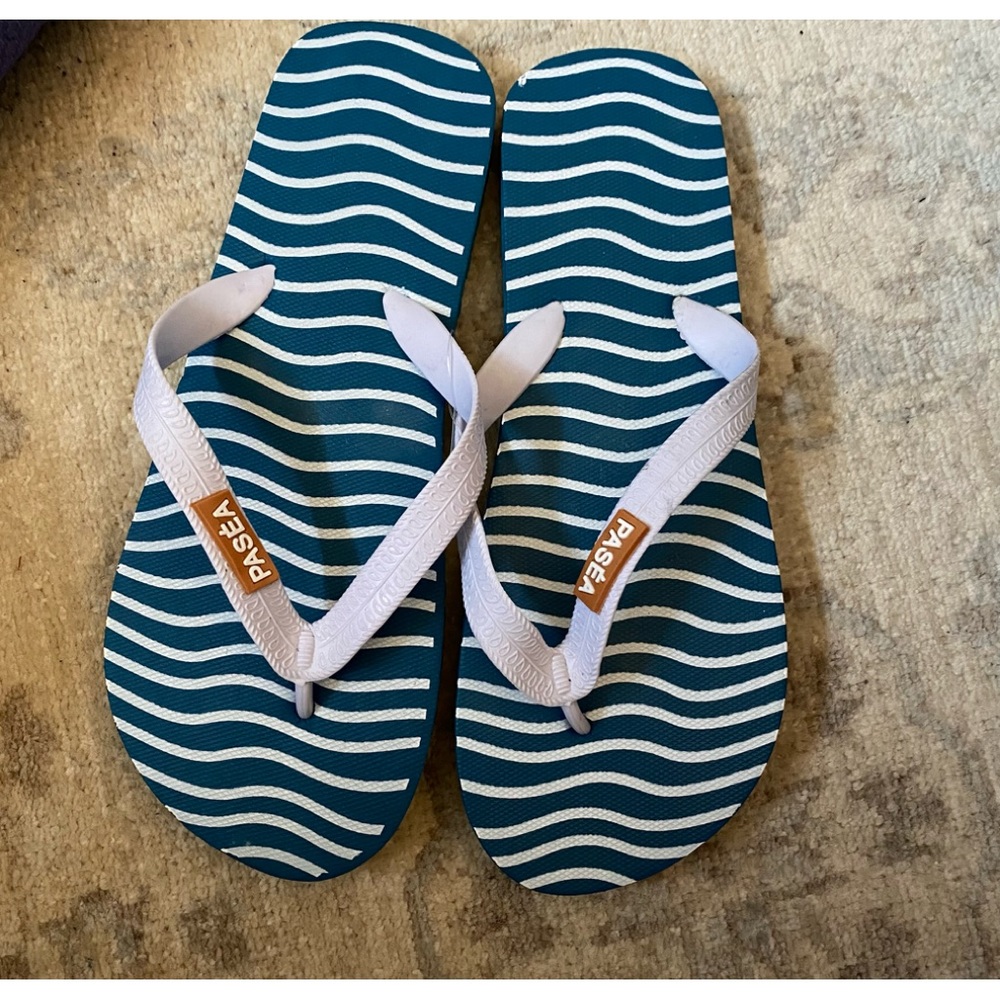 PASEA FLIP-FLOPS